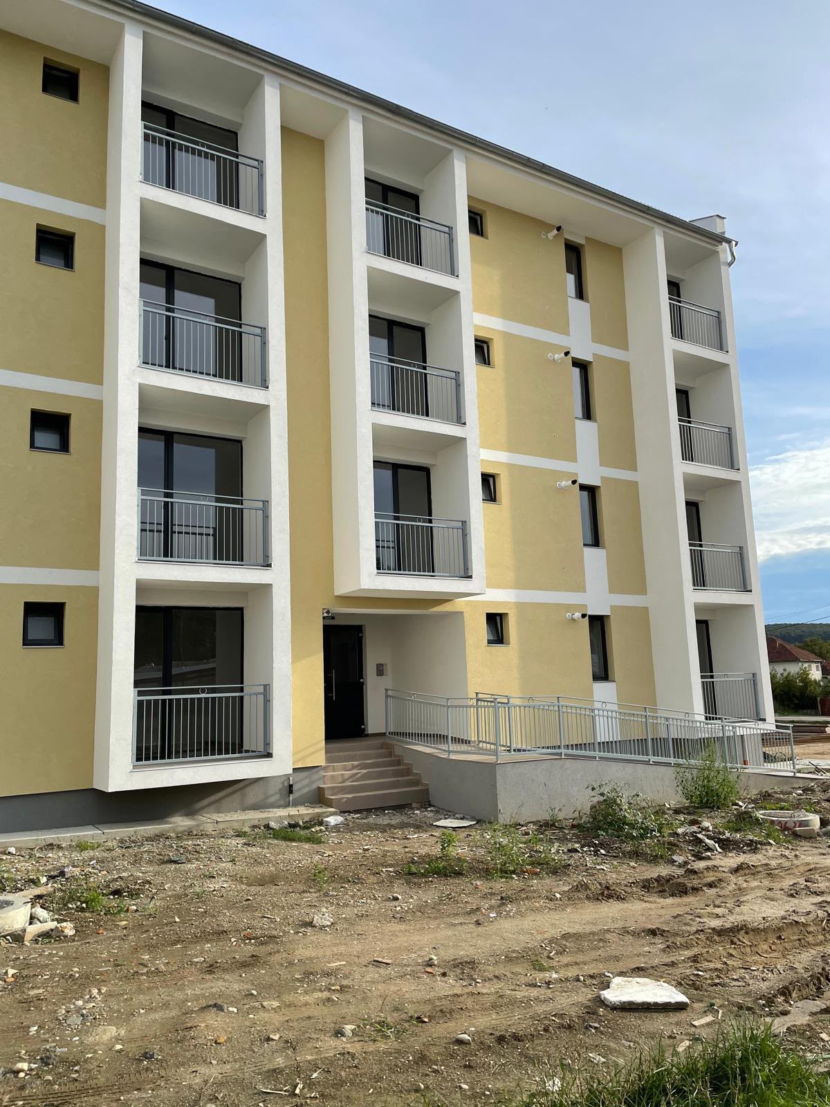 Block Facade 39