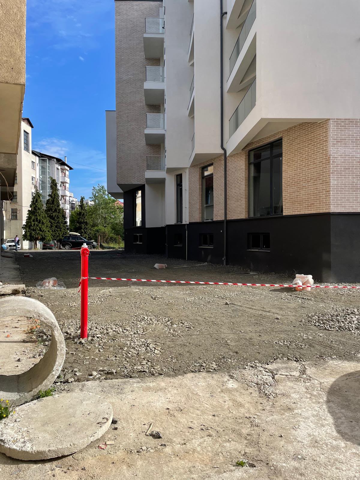 Block Facade 32