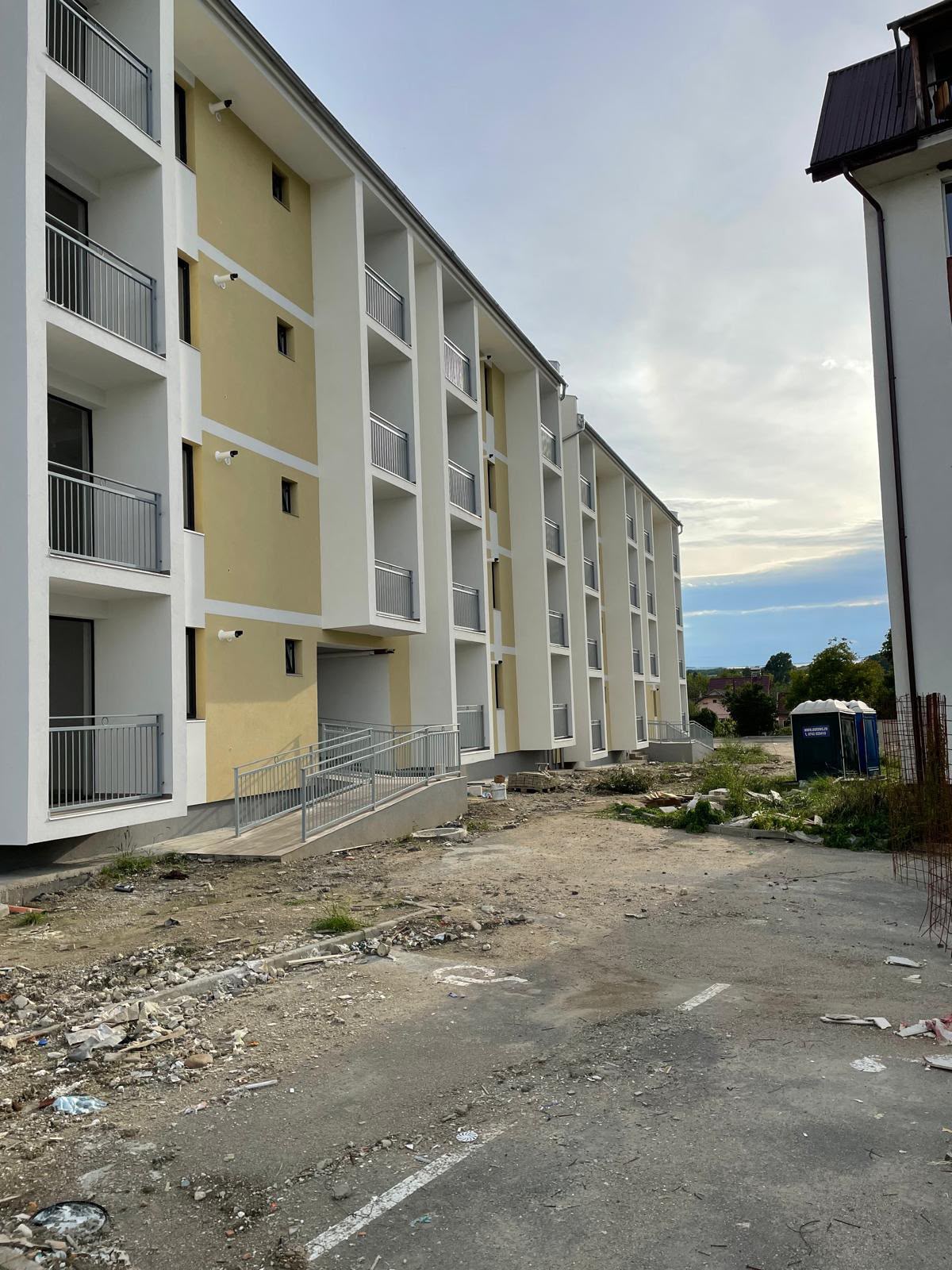 Block Facade 37